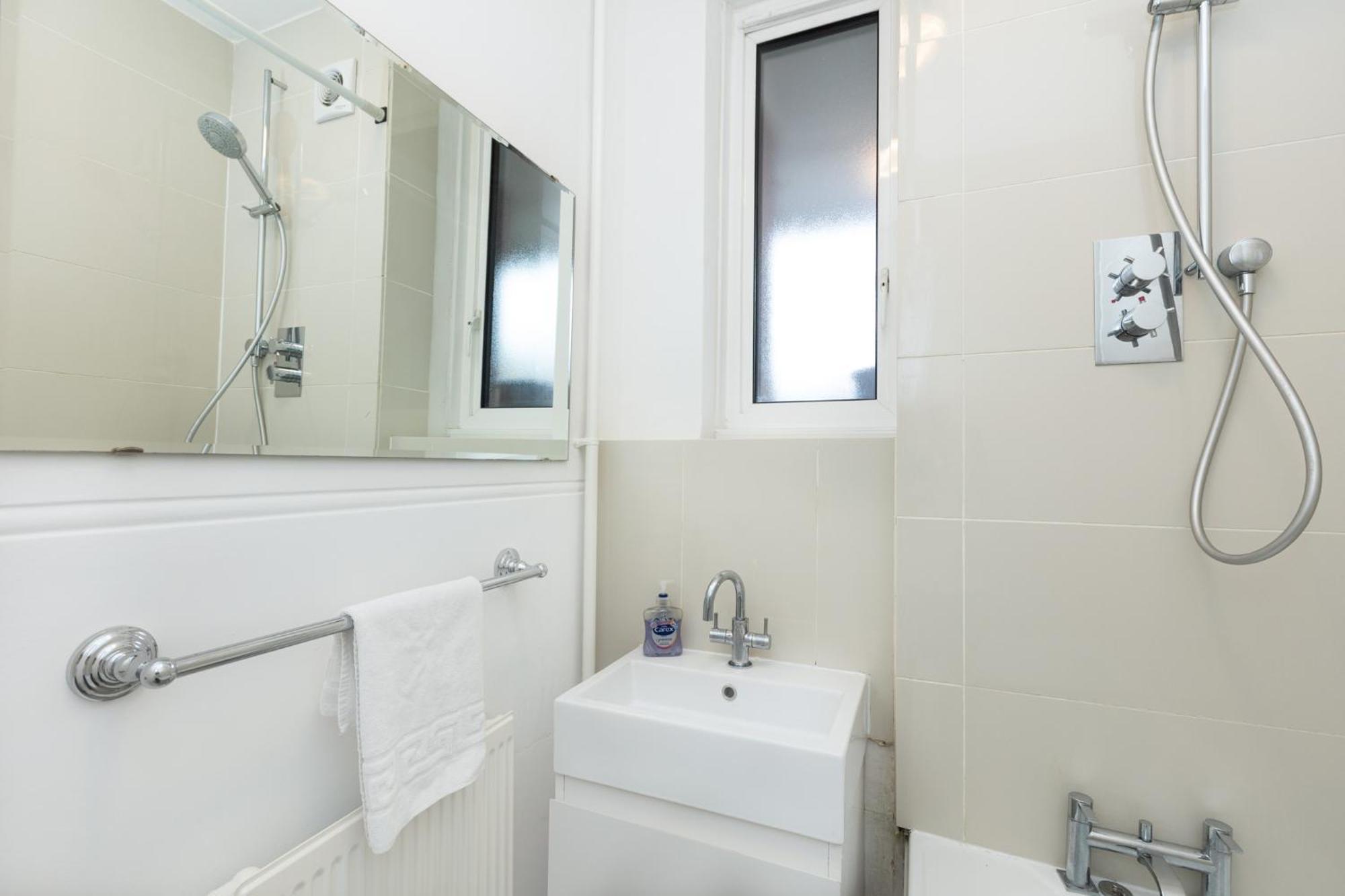 Bright Modern 1 Bedroom Flat, 5 Min To Vauxhall St Londra Esterno foto